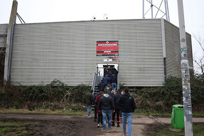 Welkom in het stadion met die veel te lange naam. © De Brouwer