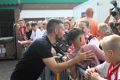 Farioli maakt kennis met de fans. © SV Ajax