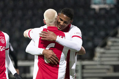 Hartjes voor het duo Haller/Klaassen! © Pro Shots