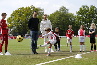 Tsja Tyton, zou jij deze bal tegenhouden? © De Brouwer