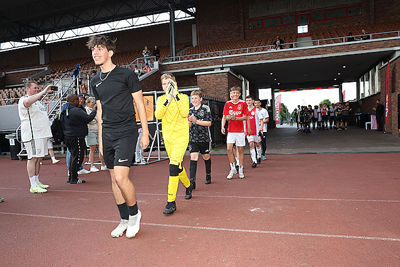 Oplijnen voor de finale. © De Brouwer