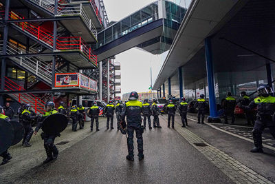 De Kuip wordt in afwachting van Ajax stevig bewaakt. © Pro Shots