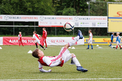 Deze jeugdige Ajacied heeft vast gespiekt bij Van Basten. © Pro Shots