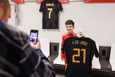 Het officiële wedstrijdshirt van Frenkie is populair. © Pro Shots