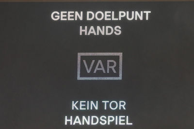 Handspiel, dus kein tor. © De Brouwer