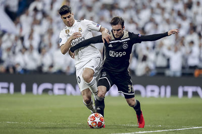 Asensio wordt opzij gezet tijdens een droomavond in Madrid. © Pro Shots