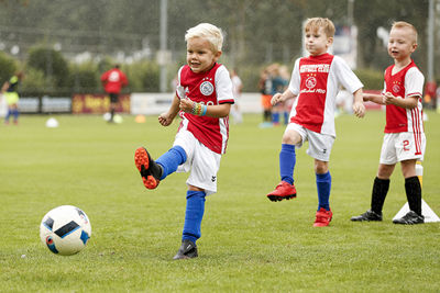 Nou ja, een schop tegen de bal is altijd goed. © Pro Shots