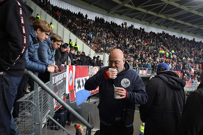 Troostkoffie. Hopelijk beter spel na de pauze. © De Brouwer