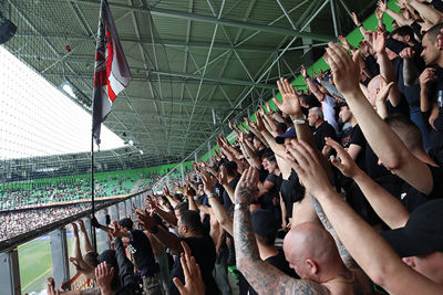 Ook zonder spelers op het veld laten we ons goed horen. © De Brouwer