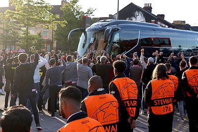 Daar is ons aller Ajax! Fraaie taferelen. © De Brouwer