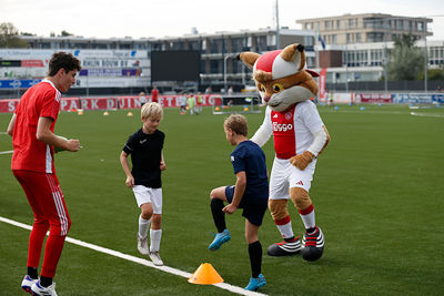 Lucky wil eigenlijk best graag meedoen. © De Brouwer