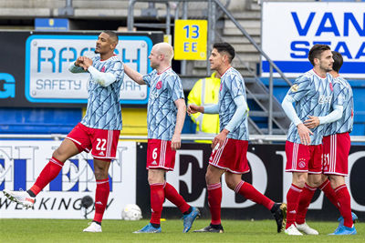 Snelle en prachtige openingstreffer van Haller. Hij perst er een hartje uit! © Pro Shots