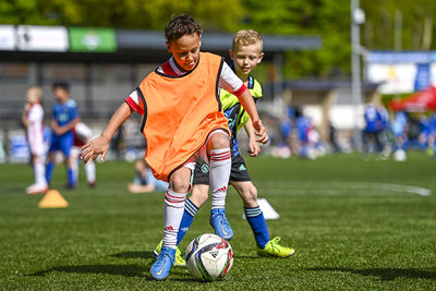 Niets zo leuk als lekker voetballen! © Pro Shots