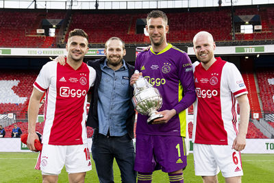 2020/21: Dit thuisshirt konden we op de redactie prima waarderen! © AFC Ajax