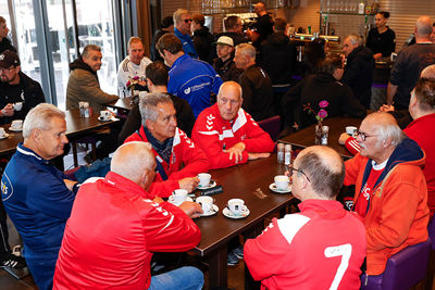 De dag wordt afgetrapt met een bakkie koffie. © Pro Shots