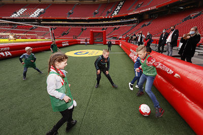 Even de spanning eruit voetballen, want de persco begint bijna. © Pro Shots