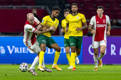 Bikkelen! Klaassen geeft het goede voorbeeld en gaat voorop in de strijd. © Pro Shots