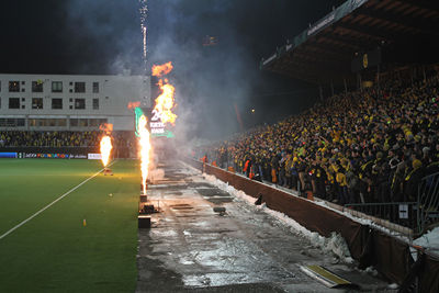 Meer vuurwerk vooraf dan op het veld. © SV Ajax