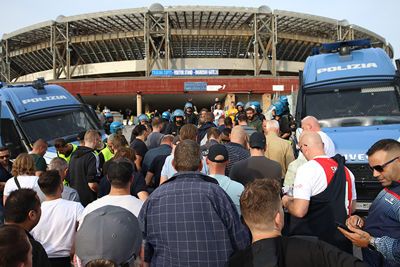 Napels: gastvrij voor toeristen, een puinhoop voor supporters. © De Brouwer