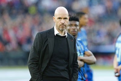 Deze blik van Ten Hag zegt alles. © De Brouwer