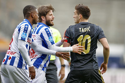 Tadic is nijdig op Van Hecke, maar Schöne gaat voor de Nobelprijs voor vrede. © Pro Shots