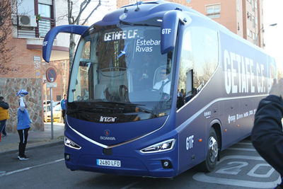 Nette bus met een aantal flinke aanstellers er in. © Ajax Life