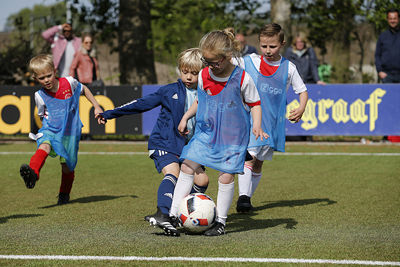 Zon en voetbal. Dat is genieten! © De Brouwer