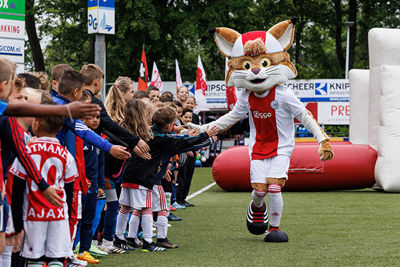 Een warm welkom voor Lucky! © Pro Shots