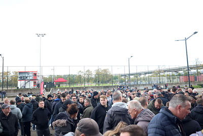 Veertienhonderd Ajacieden reizen de club achterna naar Eindhoven. © De Brouwer