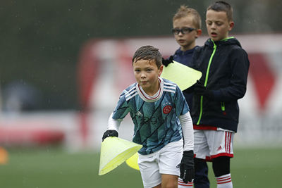 Stoere Ajaciedjes laten zich niet tegenhouden door de regen. © Pro Shots