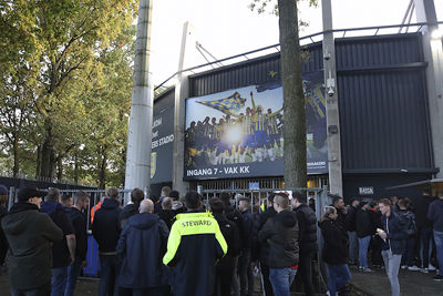 Zo, gearriveerd. Beentjes strekken. © De Brouwer