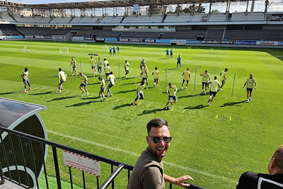 Kijken bij de openbare training van Ajax. © De Brouwer