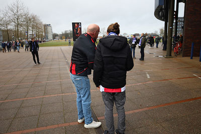 Gezellig samen naar Ajax zonder gedoe. © De Brouwer