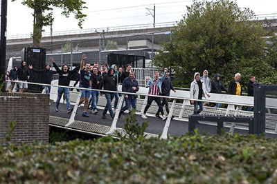 Daar zijn de supporters uit Eindhoven. Ook welkom terug! © Björn Martens