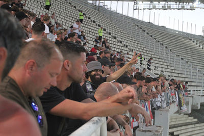 Plekje zoeken en wachten op wat gaat komen. © SV Ajax