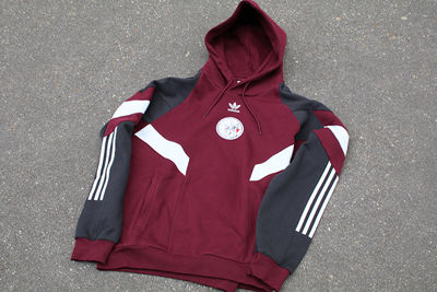 Een hoodie in dezelfde stijl als het derde shirt. © Ajax Life