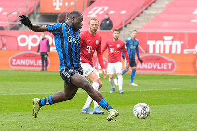 0-3! Brobbey! Zie vooral hoe aangever Tadic ‘om het hoekje kijkt’. © Pro Shots