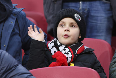 Kinderen terug op de tribunes. Worden we blij van. © De Brouwer