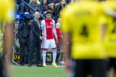 Hij debuteert in Venlo, als vervanger van boezemvriend Martínez. © AFC Ajax