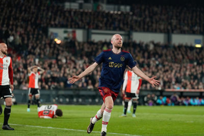 Klaassen haalt de trekker over en maakt de 2-1. Kom op! © AFC Ajax