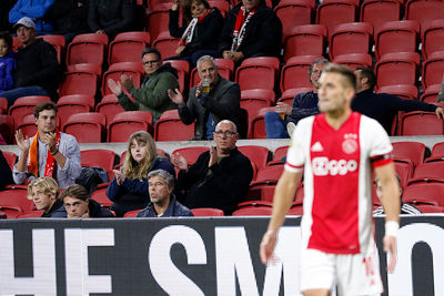 Hmm, ja. Een cornertje. Is dat waar Ajax het nu van moet hebben? © De Brouwer