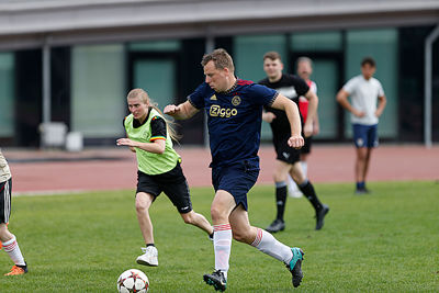 Voetballen op historische grond. © De Brouwer