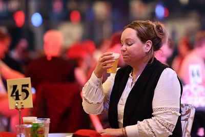 Ondertussen smaakt deze goudgele rakker meer dan uitstekend. © Pro Shots