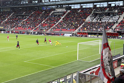 Odgaard werkt in alle vrijheid de 2-1 binnen... © De Brouwer