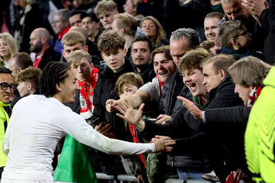 Spelers en supporters zijn elkaar dankbaar. © De Brouwer