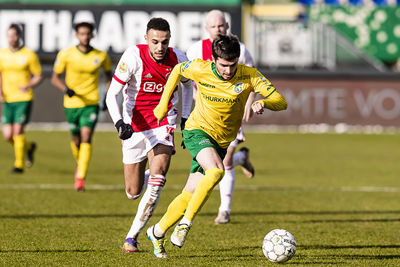 Mazraoui speelt niet zijn beste pot en moet vaker in de achtervolging dan hem lief is. © Pro Shots