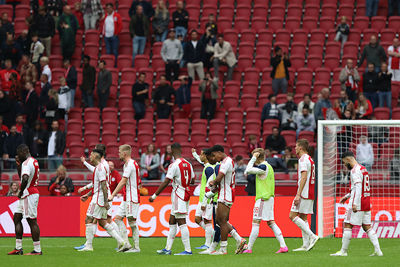 Het geloof lijkt bij de mannen op het veld totaal te ontbreken. © De Brouwer