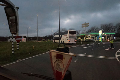 Inpakken en wegwezen. Tot donderdag bij Lazio-thuis. © De Brouwer