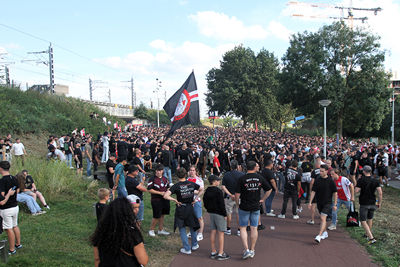 Verzamelen voor een corteo voorafgaand aan de wedstrijd. © SV Ajax