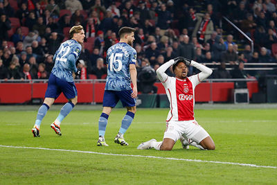 Invaller Akpom gelooft niet dat hij de bal slechts schampte. © De Brouwer